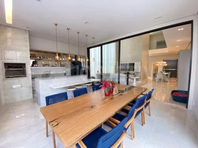 Casa de Condomínio com 4 Quartos à venda, 400m² no Nova Uberlândia, Uberlândia