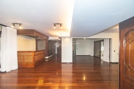 Apartamento com 3 Quartos para alugar, 241m² no Moinhos de Vento, Porto Alegre