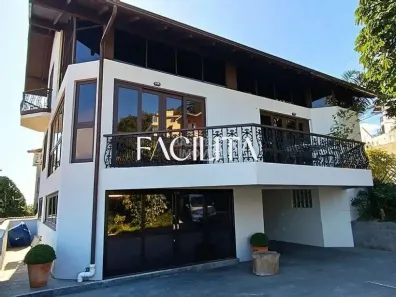 Casa com 4 Quartos para alugar, 350m² no Centro, Florianópolis
