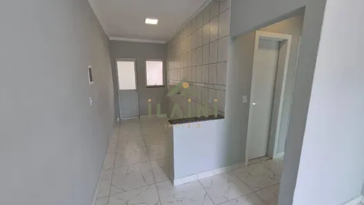 Casa com 2 Quartos para alugar, 55m² no Lídia Duarte, Camboriú