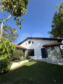 Casa de Condomínio com 3 Quartos para alugar, 250m² no Caraguatá, Mairiporã