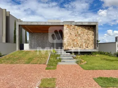 Casa de Condomínio com 4 Quartos à venda, 302m² no Granja Marileusa, Uberlândia