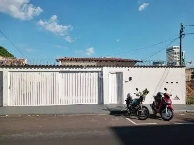 Casa com 3 Quartos para alugar, 58m² no Santa Mônica, Uberlândia