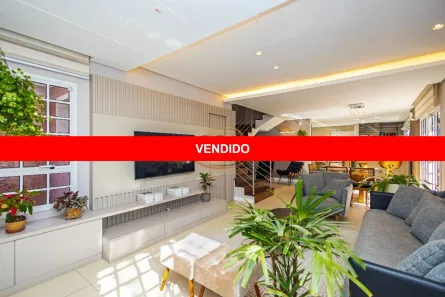 Casa de Condomínio com 3 Quartos à venda, 226m² no Santa Cândida, Curitiba