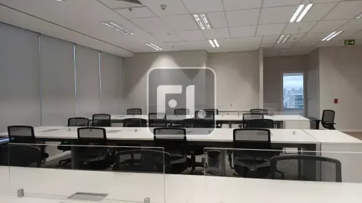 Sala Comercial à venda, 327m² no Vila São Francisco (Zona Sul), São Paulo