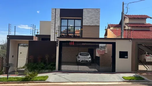 Sobrado com 3 Quartos à venda, 226m² no Universitário, Londrina