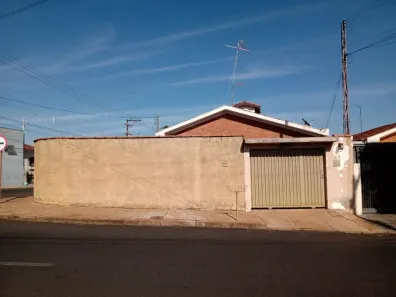 Casa com 2 Quartos à venda, 100m² no Vila Yamada, Araraquara
