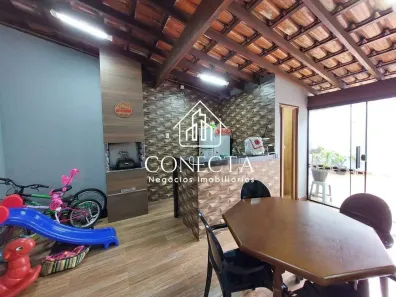 Casa com 3 Quartos à venda, 220m² no Planalto, Uberlândia