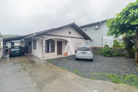 Casa com 3 Quartos à venda, 144m² no Costa e Silva, Joinville