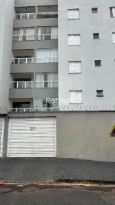 Apartamento com 2 Quartos para alugar, 70m² no Presidente Roosevelt, Uberlândia