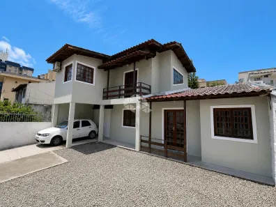 Casa com 2 Quartos à venda, 138m² no Campinas, São José