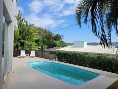 Casa com 3 Quartos à venda, 190m² no Pantanal, Florianópolis