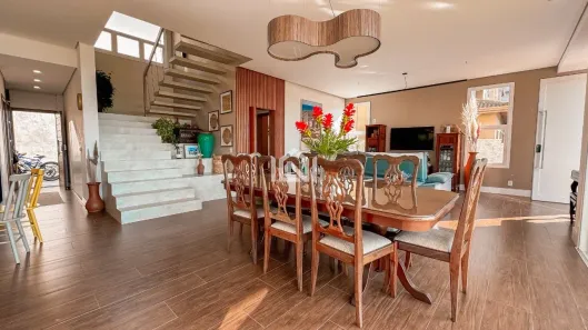 Casa de Condomínio com 5 Quartos à venda, 281m² no Jardim Indaiá, Embu das Artes
