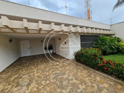 Casa com 4 Quartos à venda, 383m² no Centro, Marília