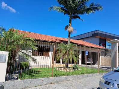 Casa com 3 Quartos à venda, 272m² no Nossa Senhora da Salete, Criciúma