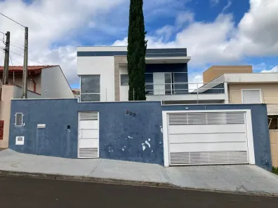 Sobrado com 3 Quartos à venda, 254m² no Jardim Santa Helena, Valinhos