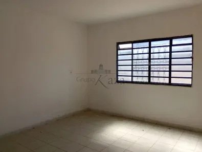 Sobrado com 8 Quartos à venda, 250m² no Jardim Torrão de Ouro, São José dos Campos