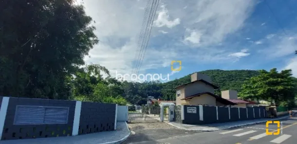 Lote/Terreno à venda, 1435m² no Sambaqui, Florianópolis