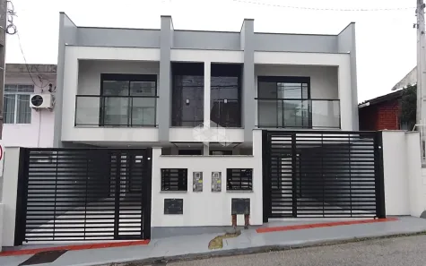 Casa com 3 Quartos à venda, 175m² no Barreiros, São José