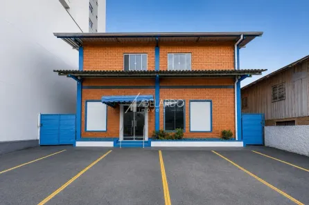 Galpão/Depósito/Armazém para alugar, 240m² no Centro, Blumenau