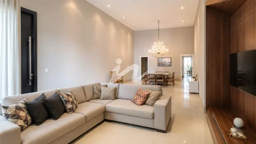Casa com 3 Quartos para alugar, 270m² no Jardim Sul, Uberlândia