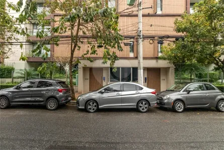 Apartamento com 3 Quartos para alugar, 249m² no Alto de Pinheiros, São Paulo