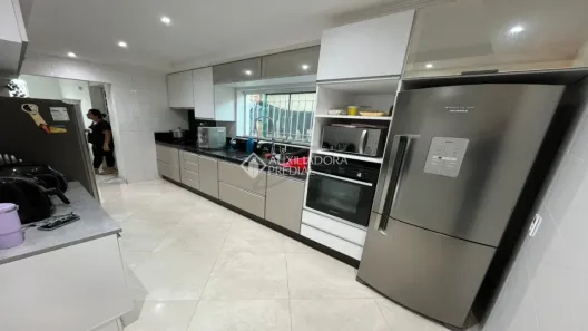 Sobrado com 5 Quartos à venda, 320m² no Cidade Satélite Santa Bárbara, São Paulo