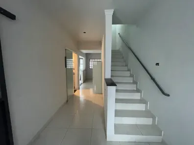 Sobrado com 3 Quartos à venda, 250m² no Jardim Regina, Presidente Prudente
