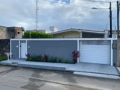 Casa com 4 Quartos à venda, 245m² no Pitanguinha, Maceió