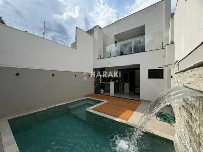 Sobrado com 4 Quartos à venda, 215m² no Jardim Parque do Horto, Maringá
