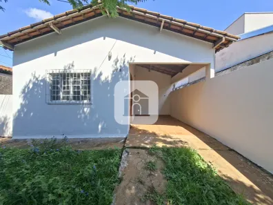 Casa com 3 Quartos para alugar, 90m² no Cidade Jardim, Uberlândia