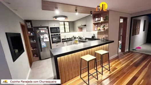 Casa com 3 Quartos à venda, 243m² no Santo Antônio, Porto Alegre