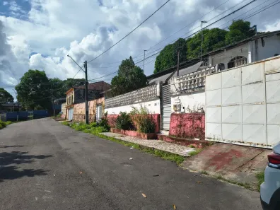 Casa com 5 Quartos à venda, 450m² no Planalto, Manaus