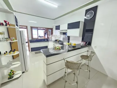 Casa com 3 Quartos à venda, 220m² no Paineiras, Araguari