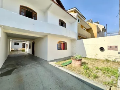 Sobrado com 5 Quartos para alugar, 212m² no Atuba, Curitiba