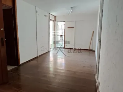 Casa com 4 Quartos à venda, 180m² no Vila Rubi, São José dos Campos