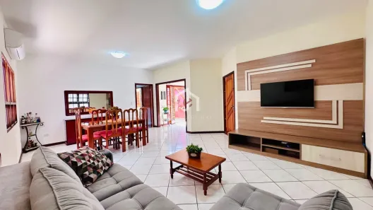 Casa com 4 Quartos à venda, 241m² no Alto do Cardoso, Pindamonhangaba