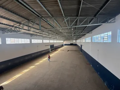 Galpão/Depósito/Armazém com 5 Quartos para alugar, 2000m² no Taguatinga Sul, Brasília