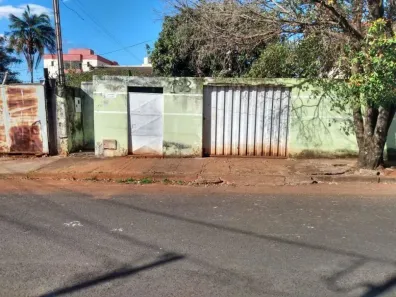 Lote/Terreno à venda, 300m² no Santa Mônica, Uberlândia