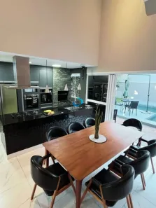 Casa de Condomínio com 3 Quartos à venda, 190m² no Jardim Montecatini, Londrina