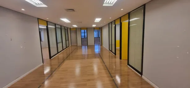 Sala Comercial para alugar, 245m² no Vila Olímpia, São Paulo