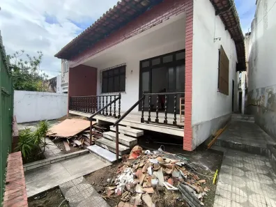 Casa com 4 Quartos à venda, 250m² no Centro, Macaé