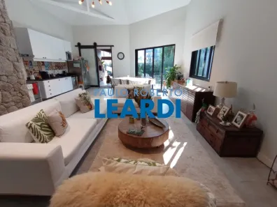 Casa com 3 Quartos para alugar, 330m² no Vila Sônia, São Paulo