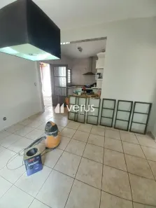 Casa com 4 Quartos para alugar, 220m² no Segismundo Pereira, Uberlândia
