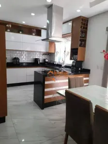 Sobrado com 2 Quartos à venda, 135m² no Jardim Adriana, Guarulhos