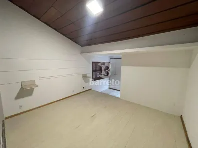 Sobrado com 3 Quartos à venda, 450m² no Itamarati, Londrina