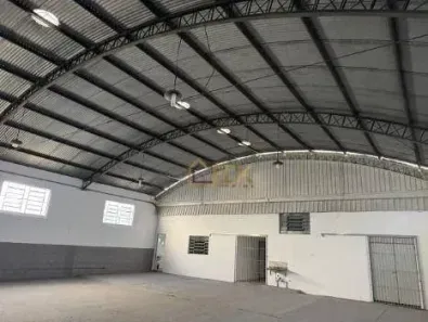 Galpão/Depósito/Armazém para venda ou aluguel, 770m² no Chácaras Reunidas, São José dos Campos