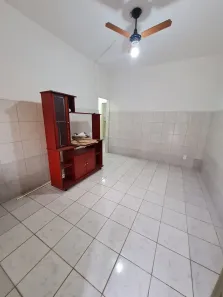 Casa com 2 Quartos para alugar, 120m² no Vila Emil, Mesquita