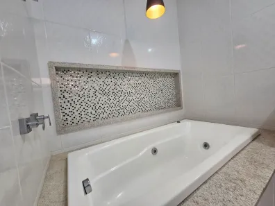 Casa com 3 Quartos para alugar, 360m² no Condomínio das Esmeraldas, Goiânia