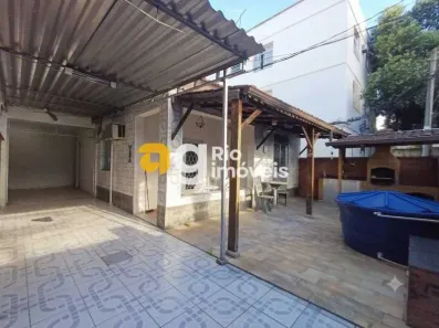 Casa com 3 Quartos para alugar, 160m² no Vila Valqueire, Rio de Janeiro